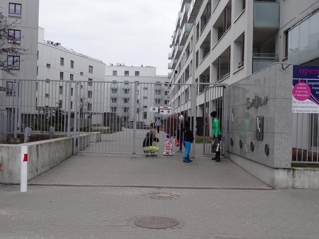 Apartamenty Metro Mlociny Varşovia Cameră foto