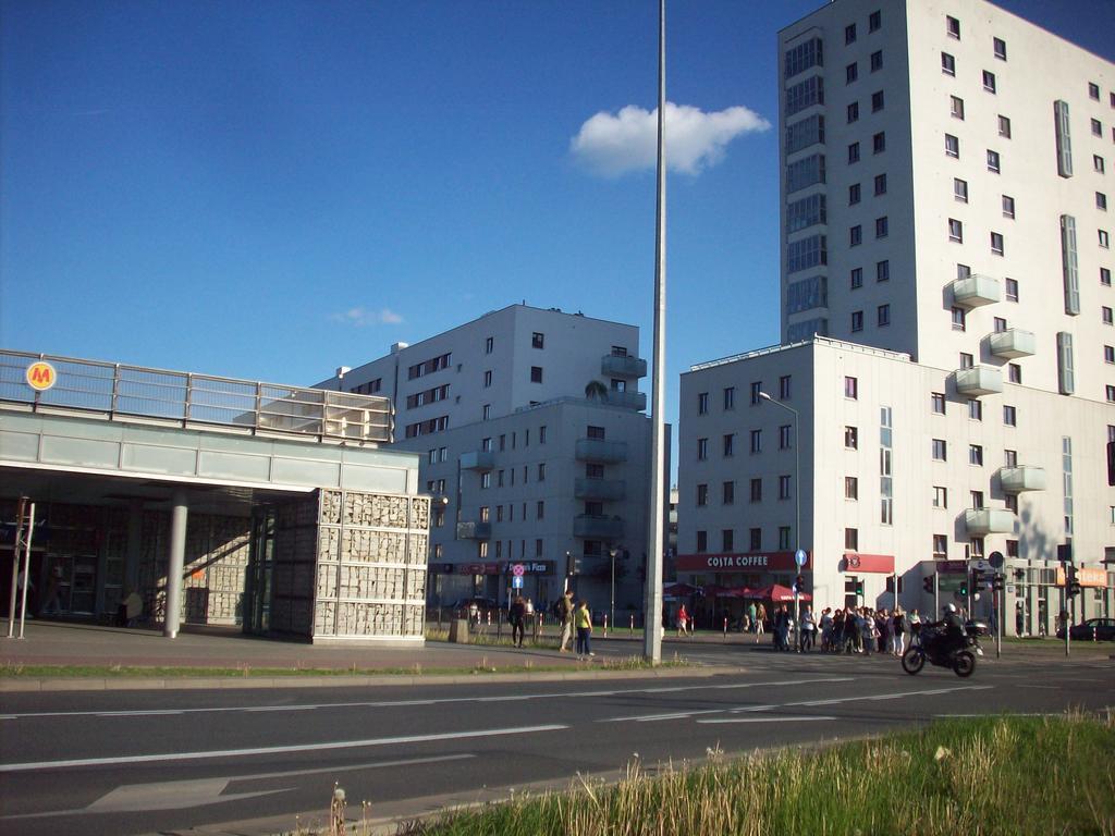 Apartamenty Metro Mlociny Varşovia Exterior foto
